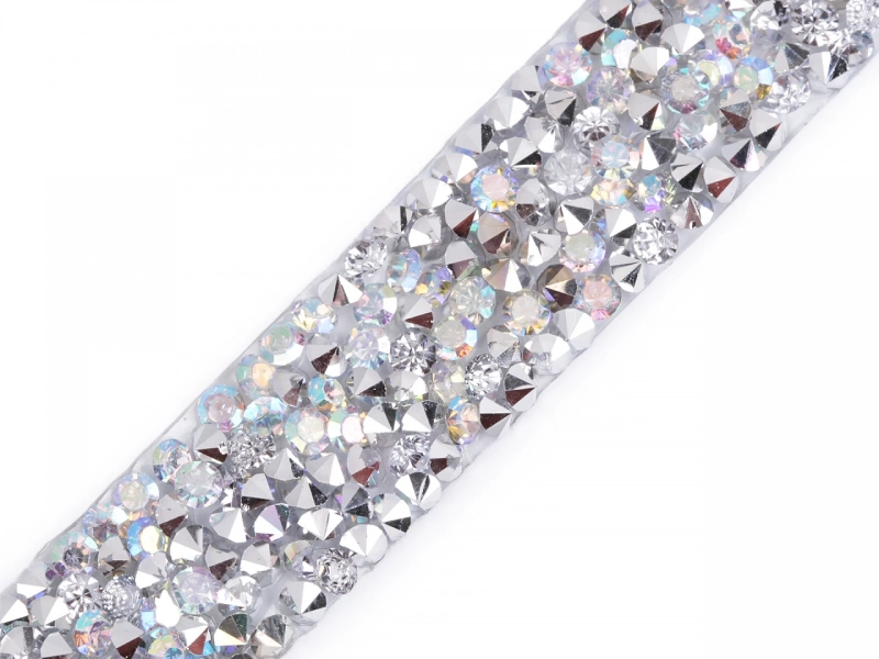 Prýmek s kamínky šíře 15 mm nažehlovací - crystal AB